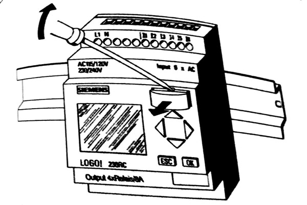 نمایندگی زیمنس کارت های حافظه ( Memory Card ) های پی ال سی LOGO! زیمنس و کابل اتصال آن به کامپیوتر  4